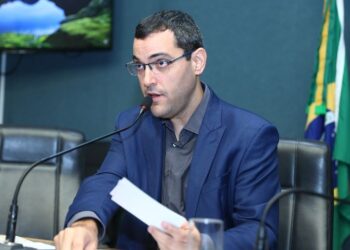 Deputado estadual Dr Bruno Resende sugere carteira para paciente de câncer