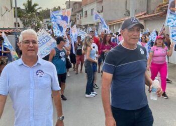 [Eleições 2024] No último dia de campanha, Marquinhos Assad e Edinho pecorrem ruas e fazem carreata em Anchieta
