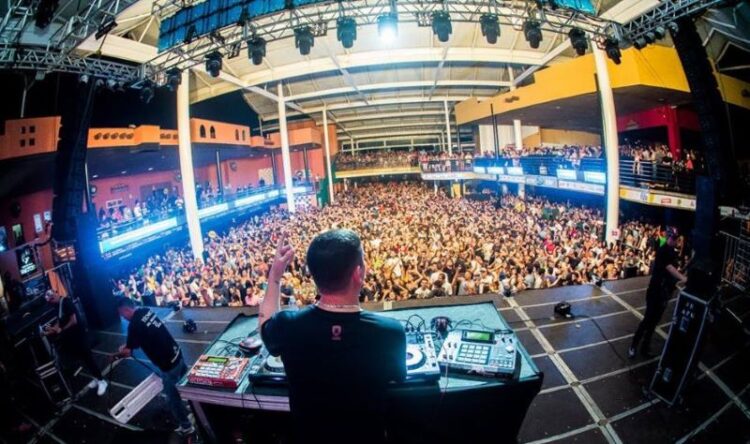 [Verão 2025] Guarapari terá shows com 25 atrações nacionais no Multiplace Mais. Confira!