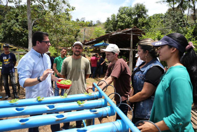 [Ales] Arranjos Produtivos faz entregas no Noroeste
