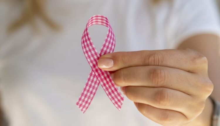 [Outubro Rosa] Procon alerta que muitos direitos da mulher com câncer são pouco conhecidos