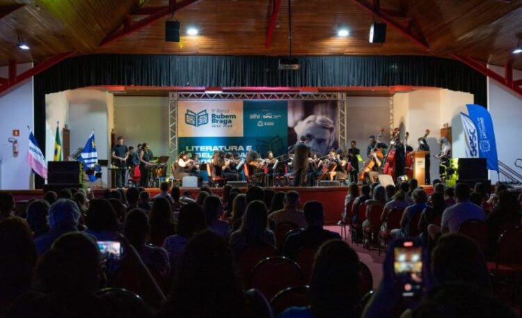 Orquestra Sinfônica e palestra de Bráulio Bessa dão início à Bienal Rubem Braga Sesc 2024