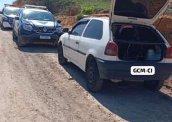 [Cachoeiro] Veículo roubado é recuperado pela Guarda Civil no bairro Village da Luz
