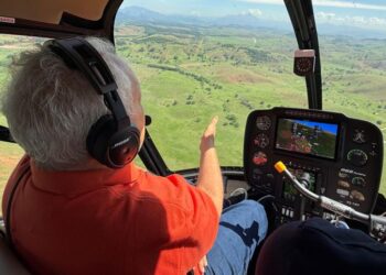 Ferraço faz sobrevoo em Cachoeiro para avaliar implantação de novo polo industrial