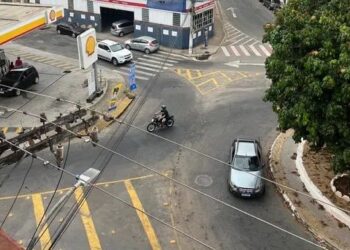 [Cachoeiro] Ponto de ônibus próximo à Praça Gastão Pim trocou de lugar. Saiba como ficou!