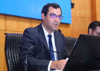 Deputado Bruno Resende propõe lei para instituir política estadual de tratamento de depressão