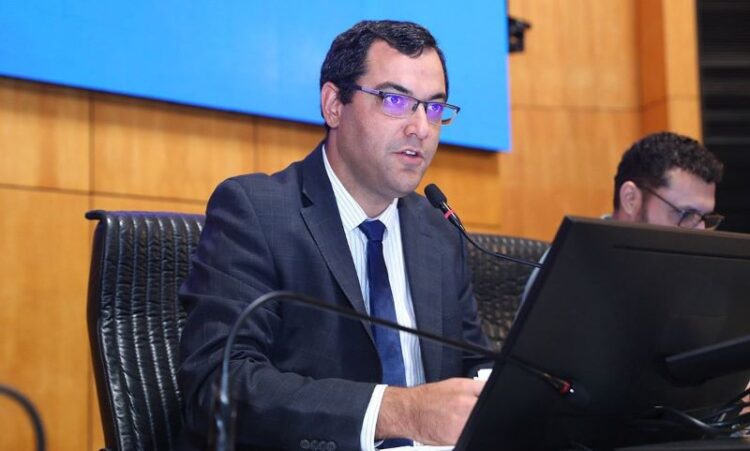 Deputado Bruno Resende propõe lei para instituir política estadual de tratamento de depressão