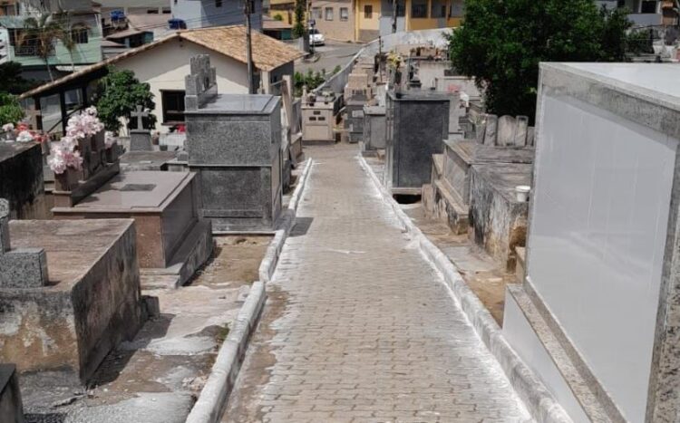 [Itapemirim] Prefeitura preparou os cemitérios para o Dia de Finados