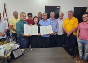 [Kennedy] Dorlei assina desapropriação de terreno para construção do Ifes