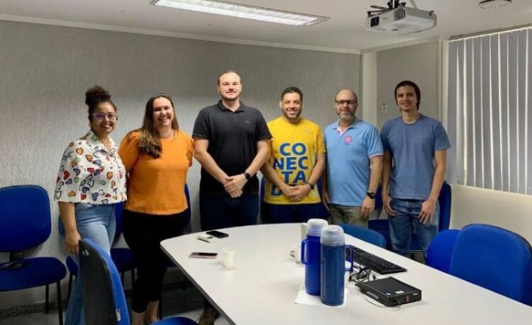 [Castelo] Cesan e Colégio Emílio Nemer fazem parceria em tecnologia de monitoramento de água