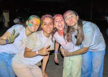 [Atílio Vivácqua] Retiro reúne centenas de jovens na Paróquia Santo Antônio de Pádua