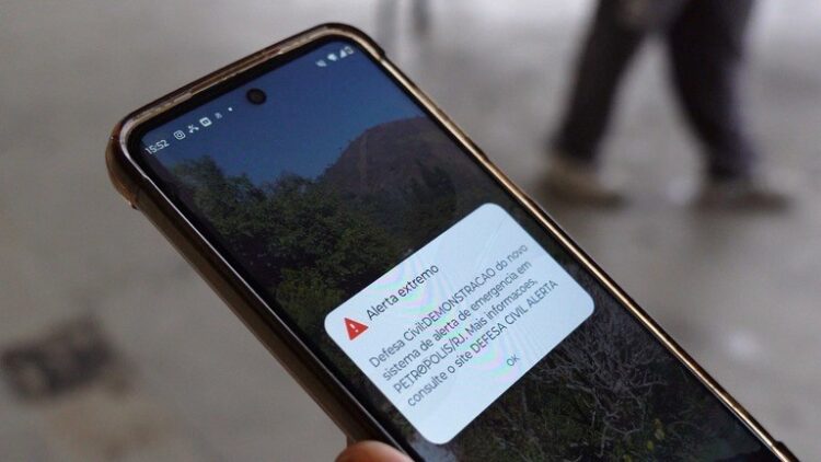 Alerta de emergência pelo celular começa a funcionar dia 04 de dezembro no Espírito Santo