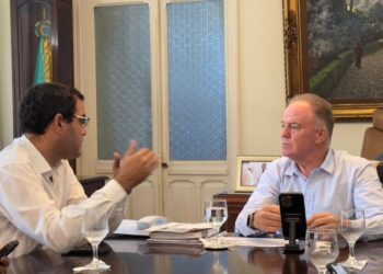 Deputado Bruno Resende se reúne com o governador para falar de investimentos em saúde no ES