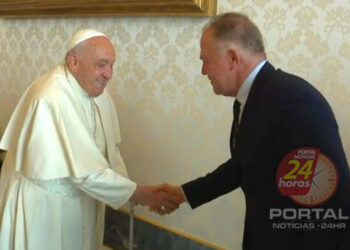 Governador Casagrande é recebido pelo Papa Francisco, no Vaticano