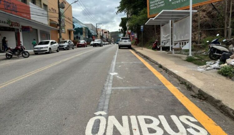 [Cachoeiro] Ponto de ônibus na avenida Jones dos Santos Neves é transferido de local