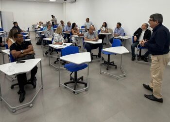 Coordenador da equipe de transição de Ferraço faz reunião com futuros secretários de Cachoeiro