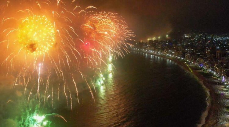 [Vila Velha] Réveillon terá 14 minutos de fogos, 8 torres iluminadas e DJs