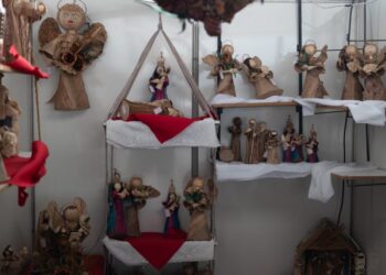 [Cachoeiro] Artesanato foi opção para compras de presentes na Feira da Bondade