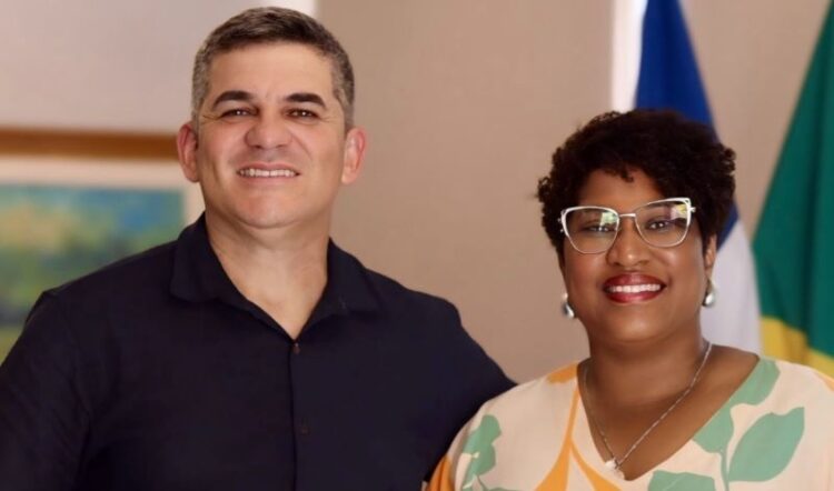 [Piúma] Prefeito Paulo Cola anuncia Carina Prado para a pasta de Meio Ambiente