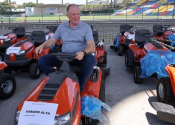 Casagrande realiza entrega de equipamentos esportivos para 31 municípios