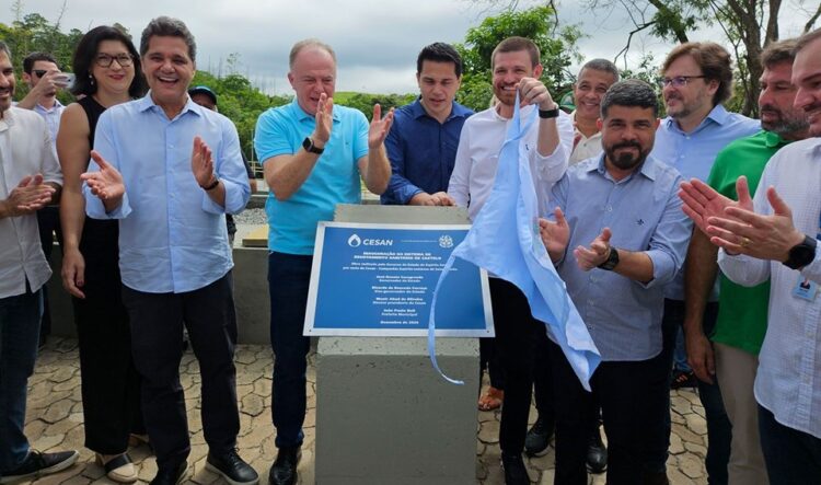 [Castelo] Governo inaugura obras de R$ 80 milhões em melhoria do Sistema de Esgotamento Sanitário