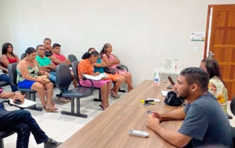 [Anchieta] Cesan se reúne com comunidade do Benevente para discutir saneamento básico