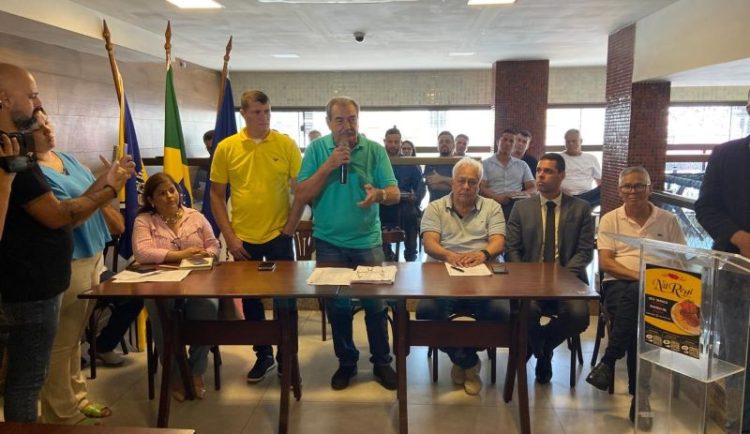 [Marataízes] Rombo herdado de R$ 150 milhões atrapalha, mas não desanima Toninho Bitencourt