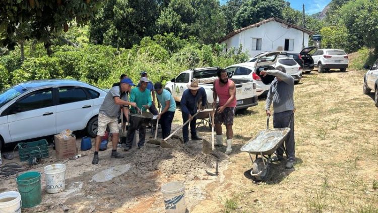 Voluntários reformam casa e levam dignidade a pessoas pobres no sul capixaba