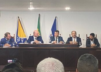 [Marataízes] Toninho é empossado prefeito e Erimar (MDB) é eleito presidente da Câmara Municipal