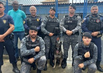 [Marataízes] Guarda Municipal doa o Cão Baruk para GCM de Linhares