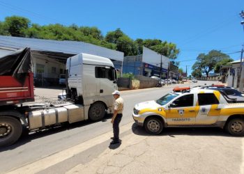 [Cachoeiro] Guarda de trânsito intensifica fiscalização na Avenida Aristides Campos