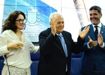 Ferraço, Júnior Corrêa e vereadores são empossados em Cachoeiro