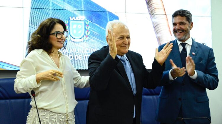 Ferraço, Júnior Corrêa e vereadores são empossados em Cachoeiro