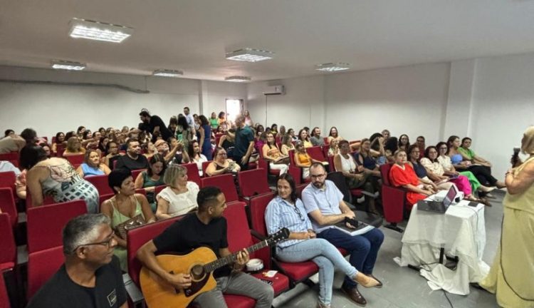 [Cachoeiro] Educação promove reunião com gestores das escolas municipais