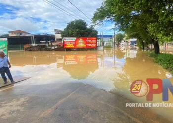 Chuvas fortes causam alagamentos e bloqueios em rodovias do Norte do Espírito Santo