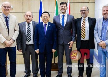 [Vila Velha] ​Prefeito recebe embaixador do Vietnã no Brasil visando atrair parcerias