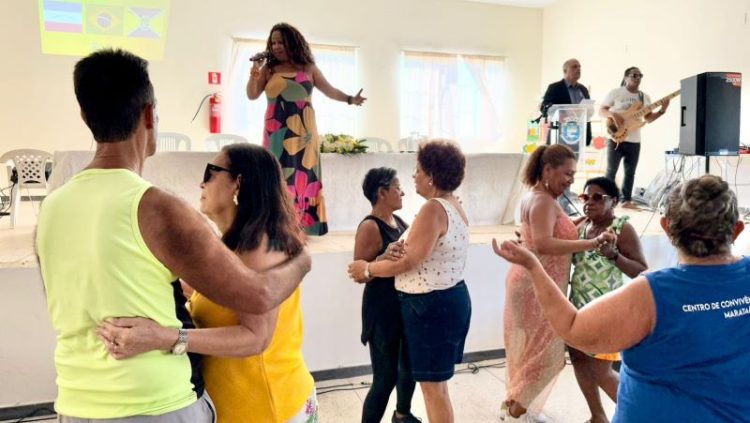 [Marataízes] Centro Renascer reinicia atividades com festa para os idosos
