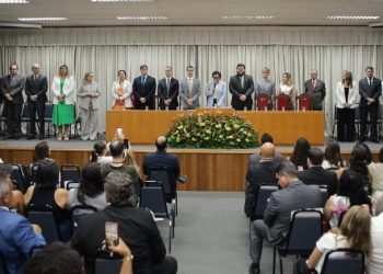 Nova gestão da 2ª Subseção da OAB toma posse prometendo defesa das prerrogativas dos advogados
