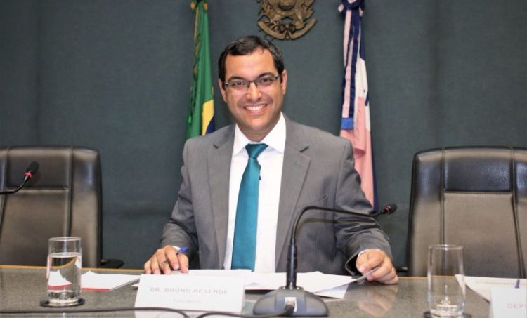Deputado Dr. Bruno Resende celebra a nomeação de bispo nascido em Mimoso do Sul