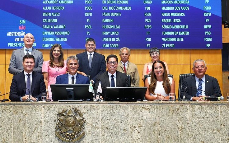 Marcelo Santos é reeleito presidente da Assembleia com apoio unânime dos deputados