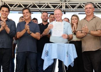 [Castelo] Estado inaugura calçamento rural em Forno Grande e anuncia mais investimentos no município