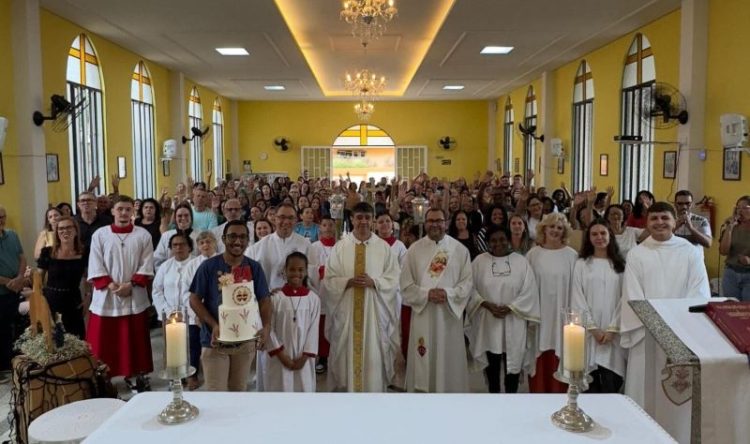 [Cachoeiro] Paróquia Sagrados Corações de Jesus e Maria celebra 25 anos
