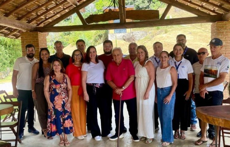 [Cachoeiro] Em Pedra da Penha, Ferraço destaca importância de mais investimentos no turismo local