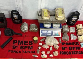 [A casa caiu] PM realiza grande apreensão de drogas no Vila Rica, em Cachoeiro