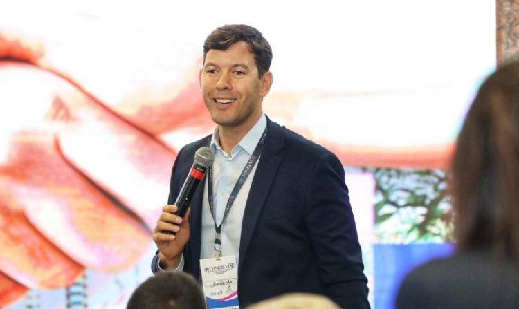 Arnaldinho propõe mais diálogo e união para desenvolvimento das cidades capixabas