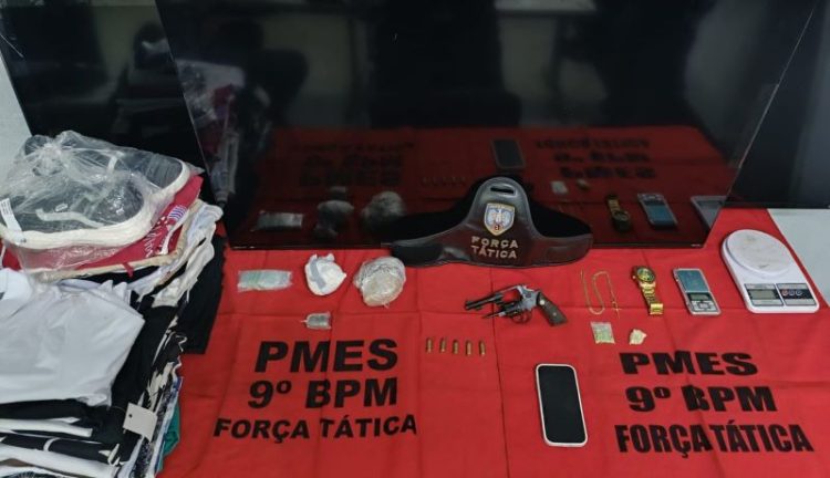 [Cachoeiro] Força Tática recupera produtos furtados e apreende drogas e arma no Otton Marins