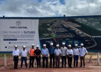 [Kennedy] Obras do Porto Central são visitadas por autoridades de Campos (RJ)