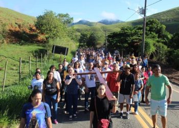 [Muqui] Caminhada Penitencial reuniu centenas de fiéis