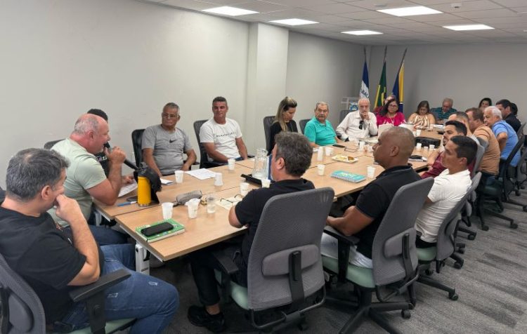 Toninho Bitencourt faz reunião para avaliar seus primeiros 100 dias no comando de Marataízes