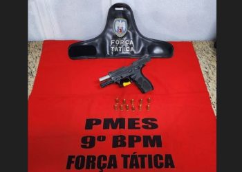 [Cachoeiro] Força Tática apreende arma de fogo em automóvel, no Santa Cecília